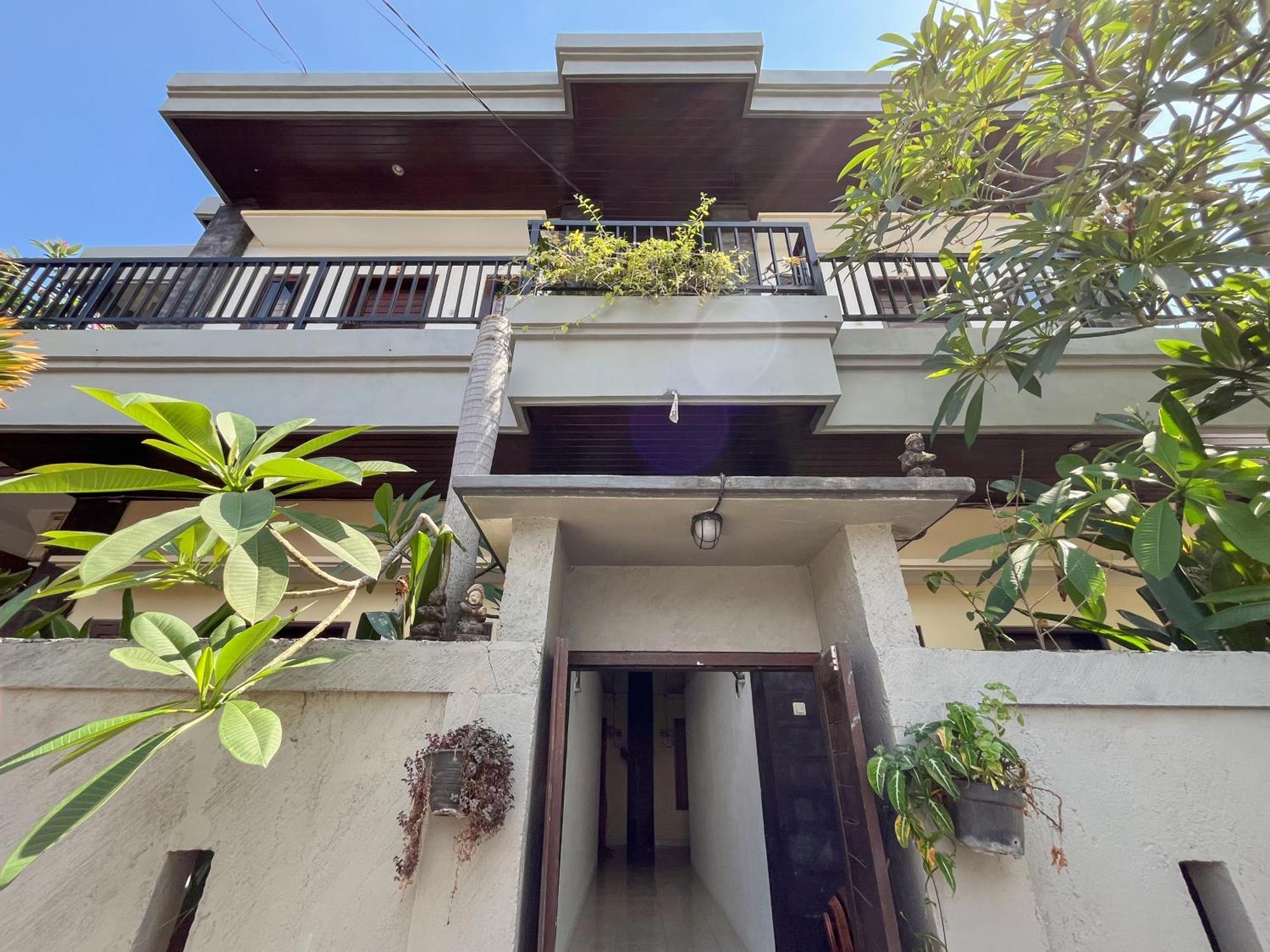 Adi Surya Guest House Seminyak  Exterior photo
