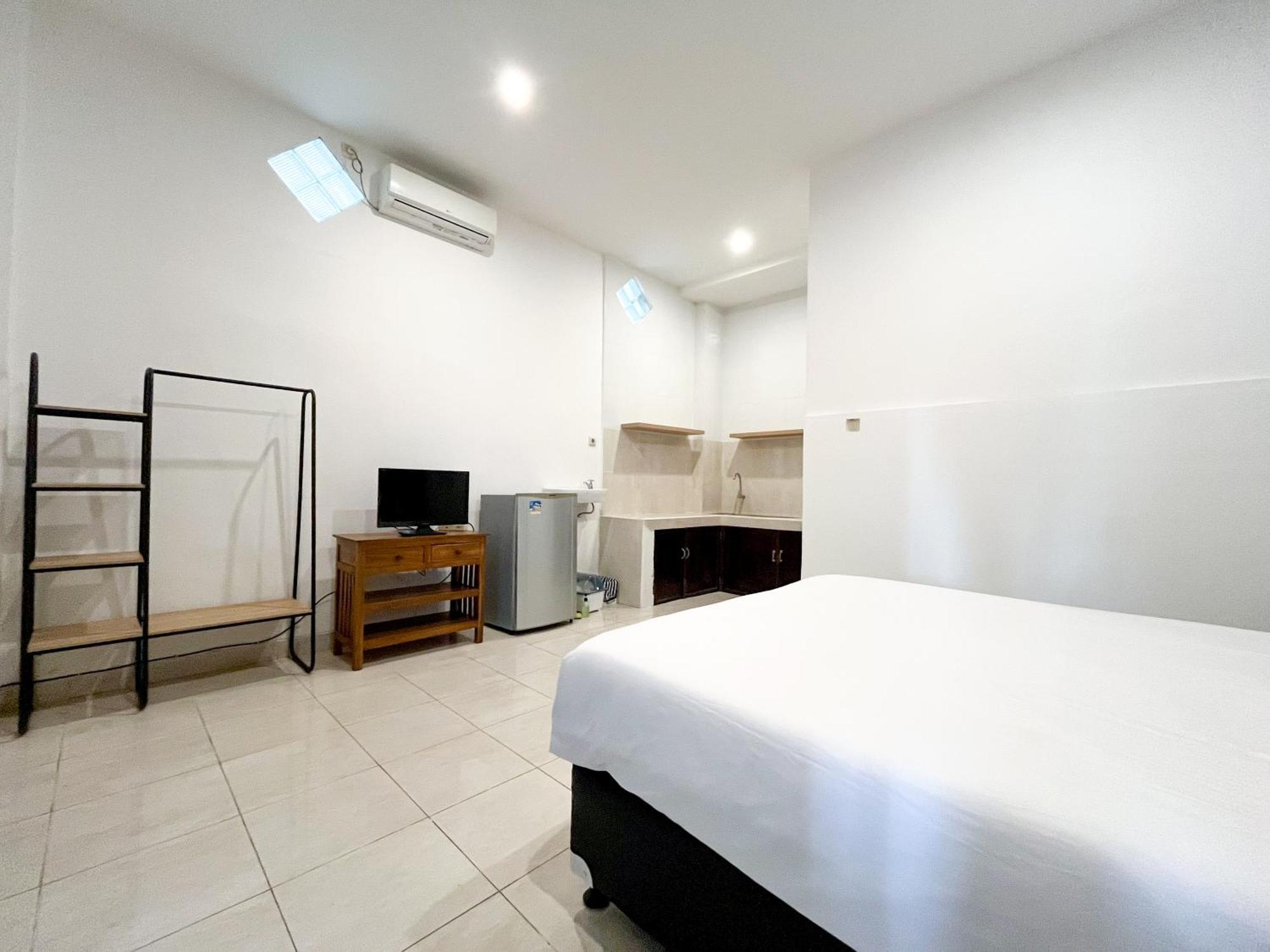 Adi Surya Guest House Seminyak  Exterior photo
